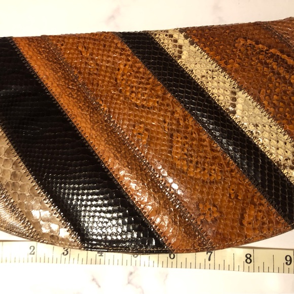 Vintage reptile snake skin leather lining clutch, shoulder bag with gold chain - Picture 5 of 11